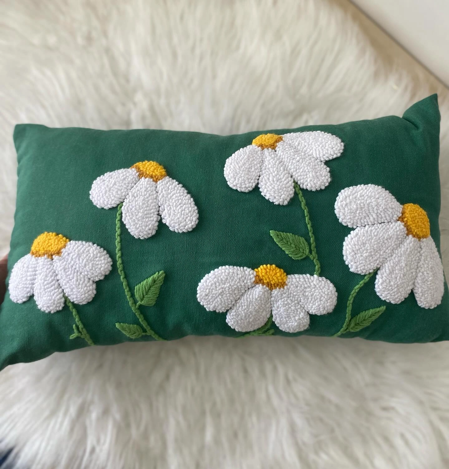 12 Quick Punch Needle Patterns for Beginner 9 Punch needle daisy