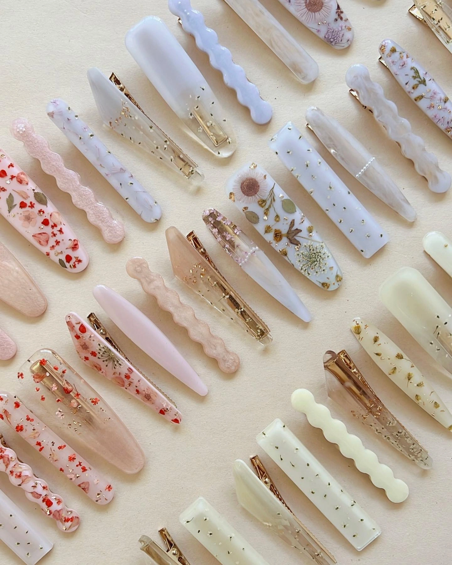 Resin hair clips